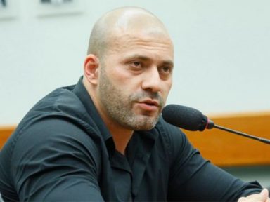 Conselho de Ética aprova suspender Daniel Silveira por dois meses após gravação de reunião