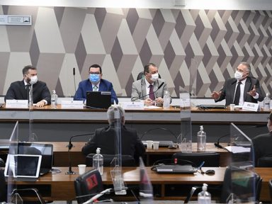 CPI da Pandemia ouve médicos favoráveis à cloroquina em reunião esvaziada