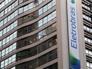 Trabalhadores da Eletrobrás aprovam estado de greve contra privatização