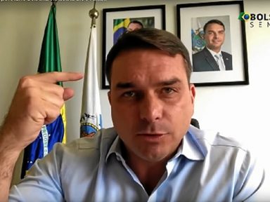 Filho de Bolsonaro insulta o técnico Tite da Seleção Brasileira