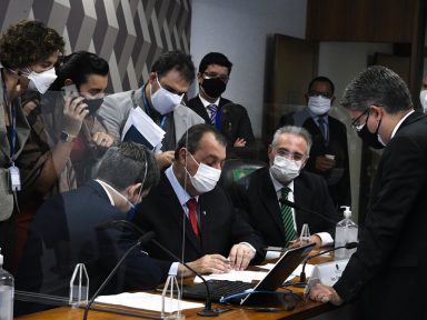 “Temos um Jim Jones na Presidência”, diz relator da CPI da Covid