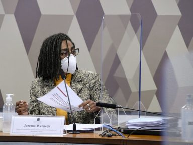 “Ministério da Saúde falhou terrivelmente”, disse Jurema Werneck à CPI
