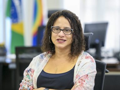Luciana: “quem está perto do fim é Bolsonaro”
