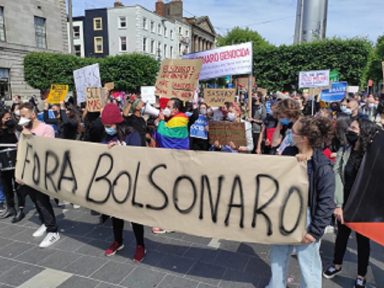 Atos em dezenas de cidades europeias denunciam descaso de Bolsonaro com a vida