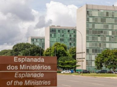 Orçamento secreto de Bolsonaro contou com R$ 261 milhões de mais três ministérios