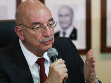 CPI aprova convocação de Osmar Terra, chefe do “gabinete da sombra”