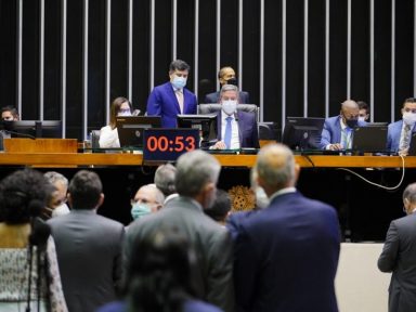 Câmara aprova MP da venda da Eletrobrás
