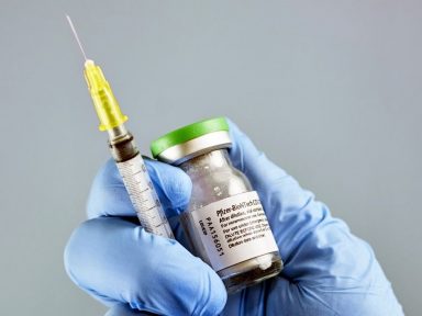 Documentos provam que Bolsonaro recebeu carta da Pfizer com proposta de vacinas