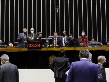 Congresso derruba veto de Bolsonaro e prorroga Lei Aldir Blanc para o setor cultural