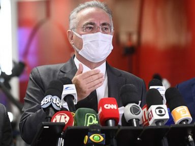 “É reiteração do crime” Bolsonaro atacar a vacina, afirma Renan