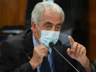 Lideranças políticas criticam não punição a Pazuello