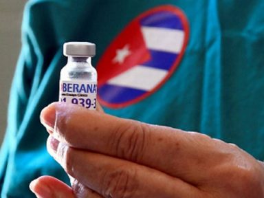 Cuba anuncia plano para imunizar 70% de sua população até agosto