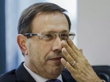 Advogados de Wizard aparecem após a CPI  acionar a Interpol para localizá-lo