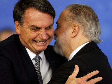 Aras posta vídeo, mas não critica e nem age contra Bolsonaro pelo “vexame” com diplomatas
