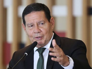 Bolsonaro barra Mourão no Planalto. “Ficamos sem saber o que acontece”, reclama o general