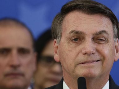 Sete em cada dez brasileiros acham que Bolsonaro é corrupto, diz Datafolha