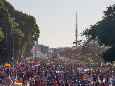 Milhares de manifestantes no “Fora Bolsonaro” na Esplanada dos Ministérios