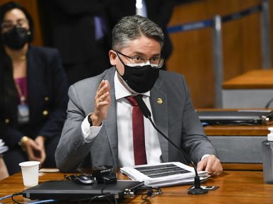 Covaxin: senador pede quebra de sigilos de outra empresa do dono da Precisa