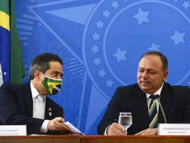 Governo Bolsonaro adquiriu vacina Covaxin com preço 50% maior, sem negociar redução