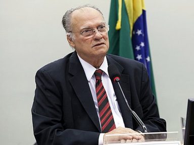 Freire aponta sinal de desespero em Bolsonaro e defende acelerar o impeachment