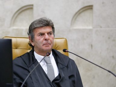 Fux rebate ataques e mentiras de Bolsonaro contra o Supremo