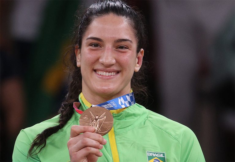 Mayra Aguiar, a primeira brasileira a somar três medalhas ...