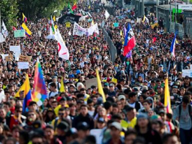Comissão de Direitos Humanos condena repressão aos grevistas na Colômbia