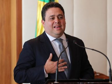 OAB sobre André Mendonça: “é uma vergonha explorar a religião para entrar no STF”