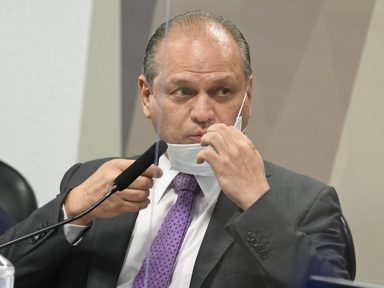 Líder de Bolsonaro na Câmara entra na lista de investigados, anuncia relator da CPI