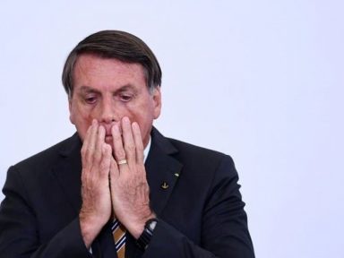 Bolsonaro é alvo de um processo a cada seis dias de governo
