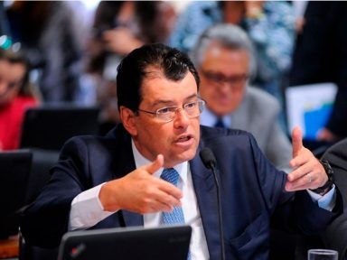 Eduardo Braga: “países de dimensão continental não privatizam seus serviços postais”