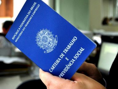 Arrochar salários e direitos para sair da recessão ou é ruim da cabeça ou mal-intencionado