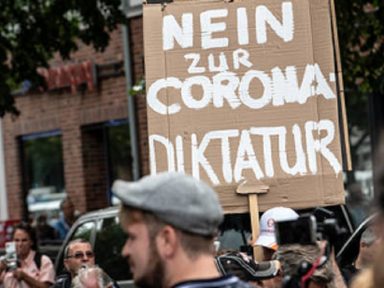 Antissemitismo grassa nas manifestações contra vacinação na Alemanha