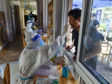 Combate à Covid na China: com sete infectados Wuhan testa 11 milhões