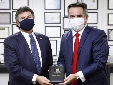 Bolsonaro volta a afrontar o STF dois dias após Ciro Nogueira se reunir com Fux