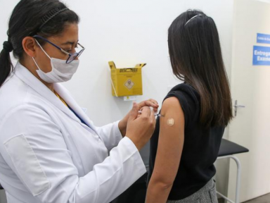 Cidade de São Paulo antecipa imunização de adultos e anuncia a “Virada da Vacina”