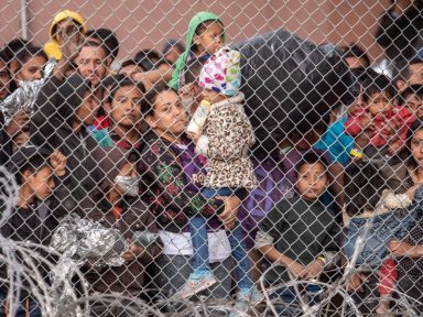 Entidades denunciam que Biden mantém artigo de Trump para expulsar imigrantes em massa