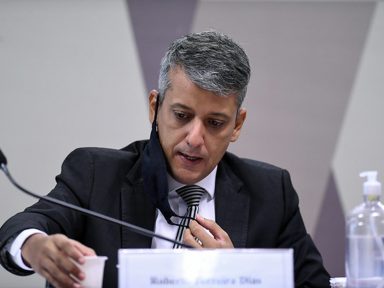 CPI aponta que motoboy da VTCLog pagou boletos do ex-diretor da Saúde, Roberto Dias
