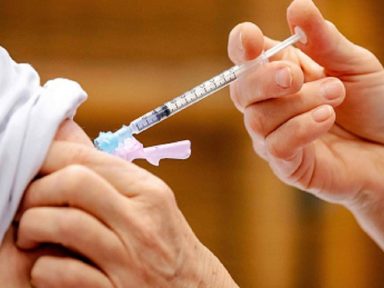 Governo não compra doses da Coronavac e atrasa vacinação das crianças de 3 e 4 anos