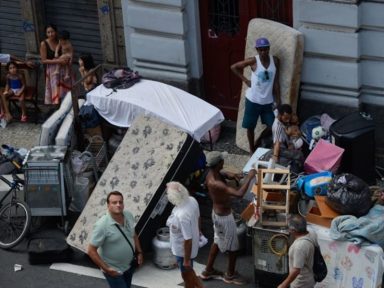 Após demagogia, governo corta verbas para moradia