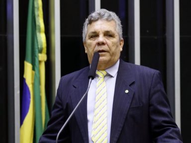 “Bolsonaro não fez absolutamente nada pela PM”, diz Fraga, coronel da reserva e ex-deputado