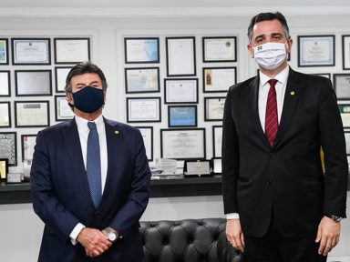Pacheco e Fux se reúnem após ataques de Bolsonaro: “democracia não pode ser questionada”