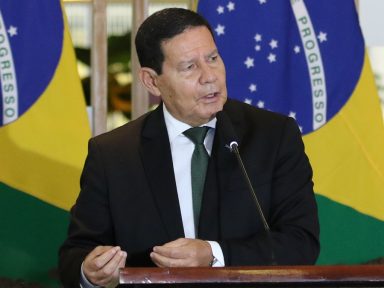 Mourão acha “difícil o Senado aceitar” impeachment de ministros do STF pedido por Bolsonaro