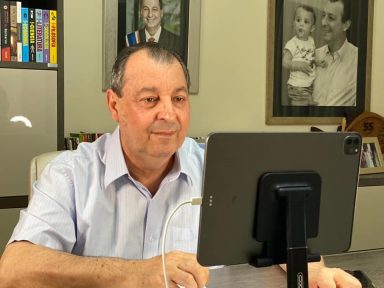 “Bolsonaro mente até no ato de defecar”, responde Aziz