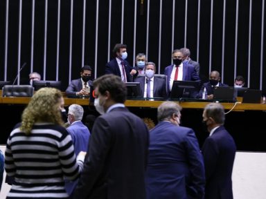 Plenário da Câmara aprova federações partidárias por larga maioria: 304 votos!