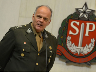 “Exército não apoia aventuras”, afirma general João Camilo Pires