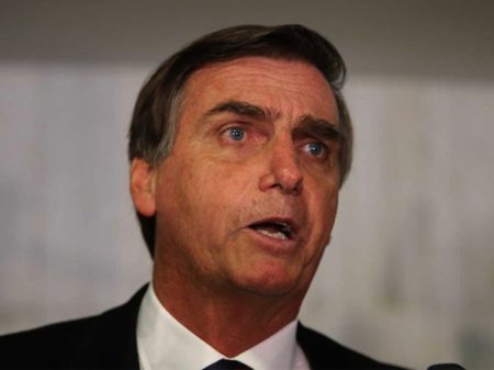 Bolsonaro cai em todas as regiões e só mantém dianteira no Norte, diz PoderData