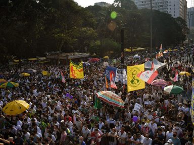 Dos comunistas ao MBL, todos contra Bolsonaro: 2022 a gente conversa depois