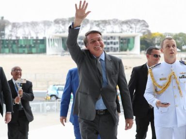 Cínico e covarde, golpista diz que “não agrediu” democracia que tentou matar dois dias antes