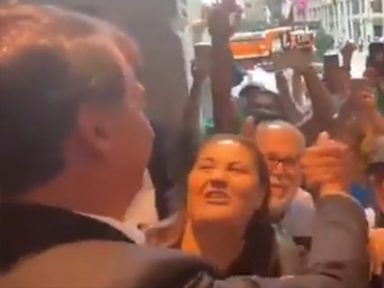 Bolsonaro cumprimentou público após saber que Queiroga estava com Covid-19